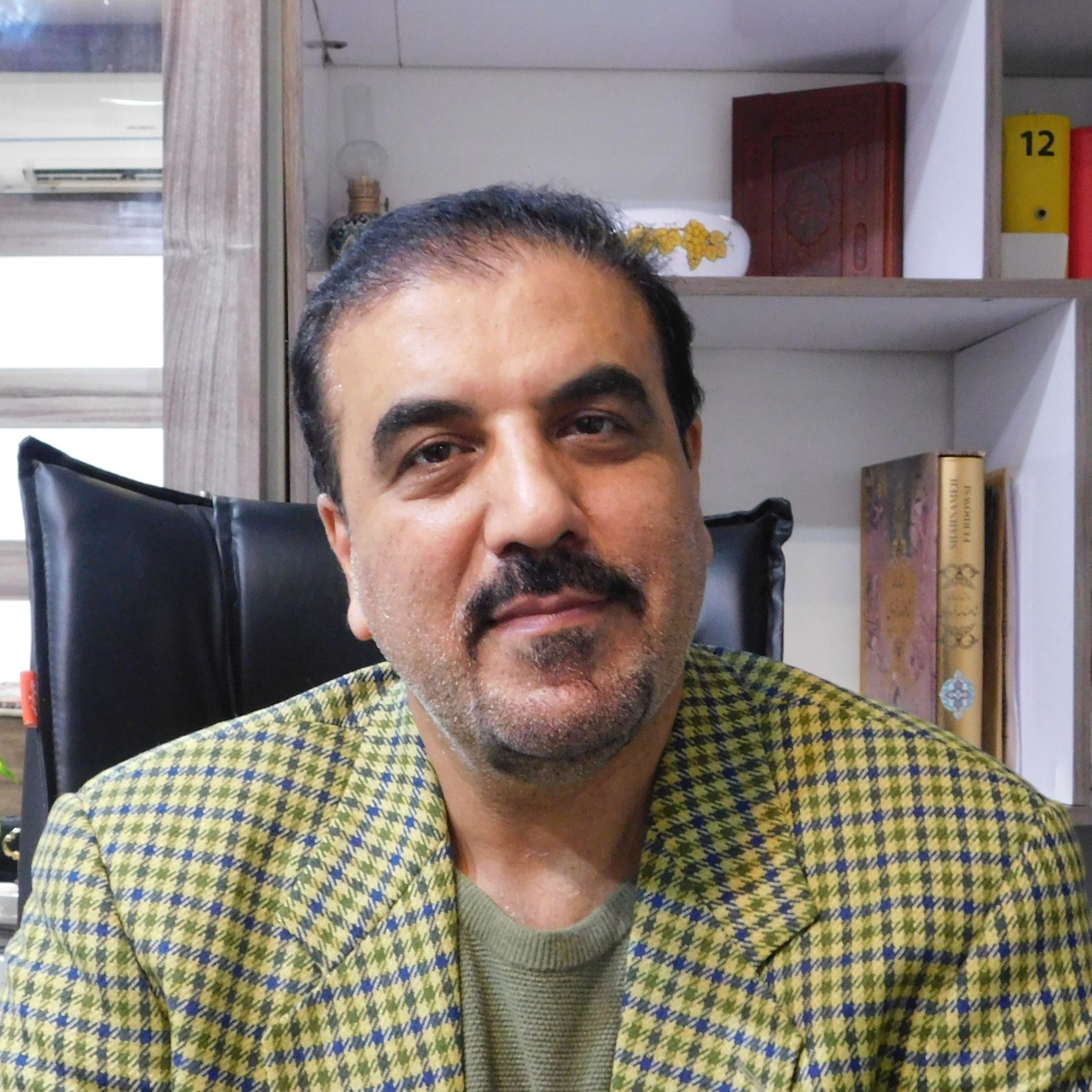 دکتر غلامرضا دهقان