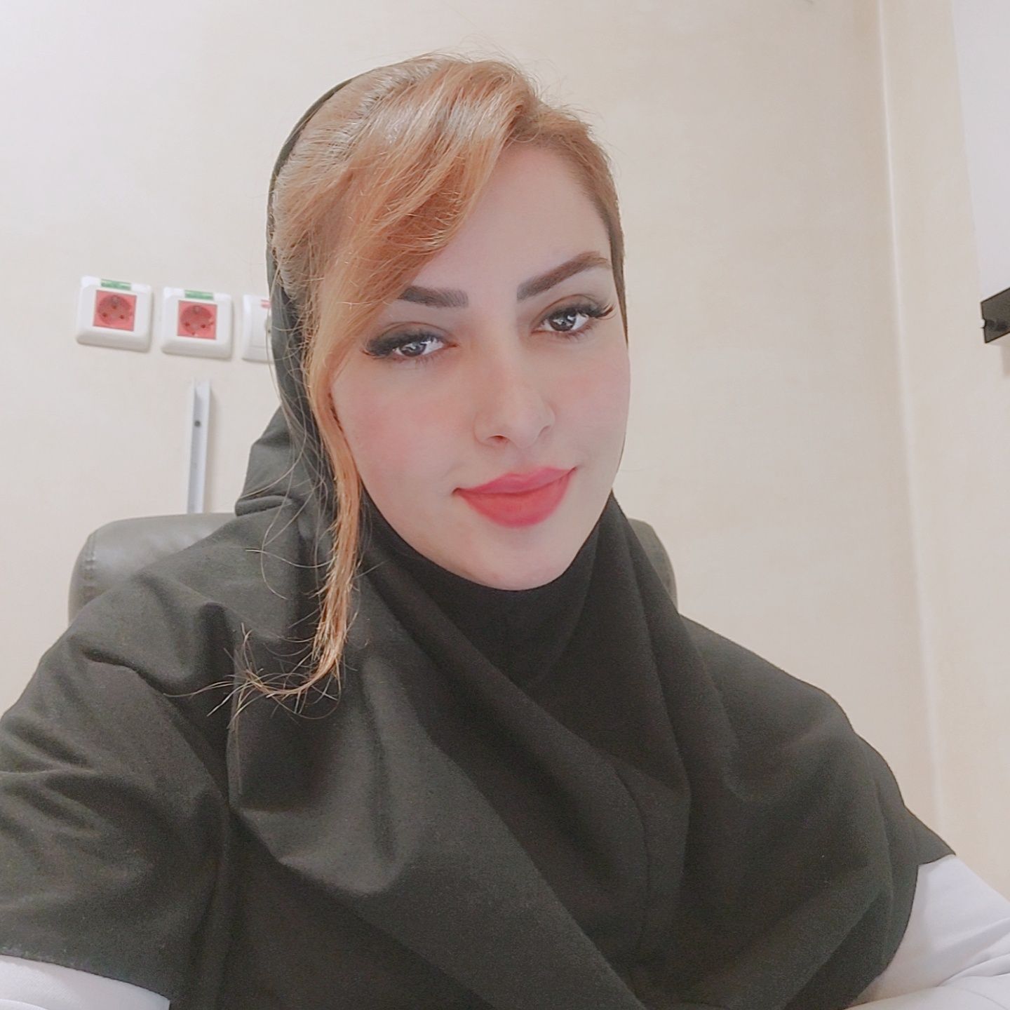 دکتر آرزو حیاتی مقدم