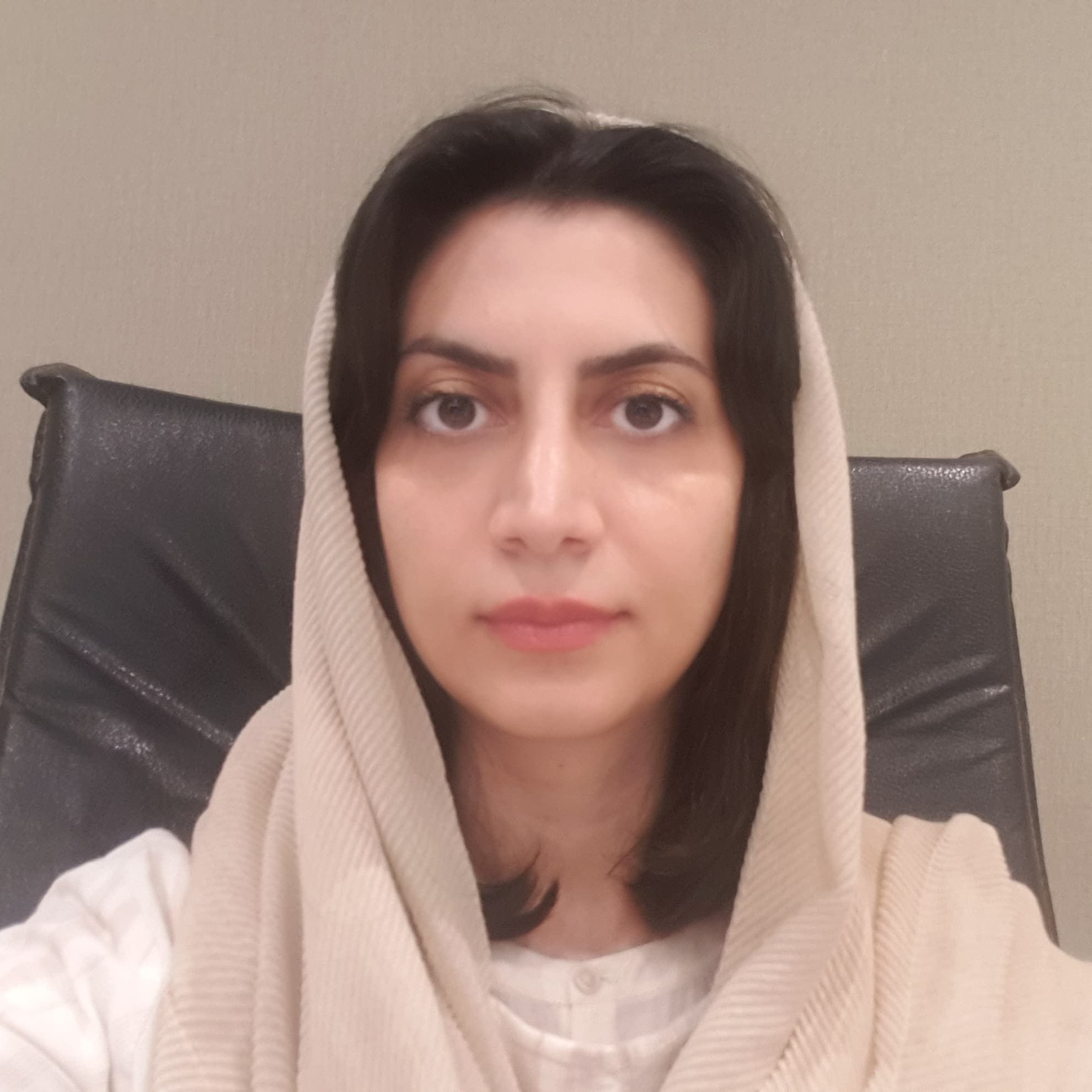 دکتر بهناز خادمی دلجو