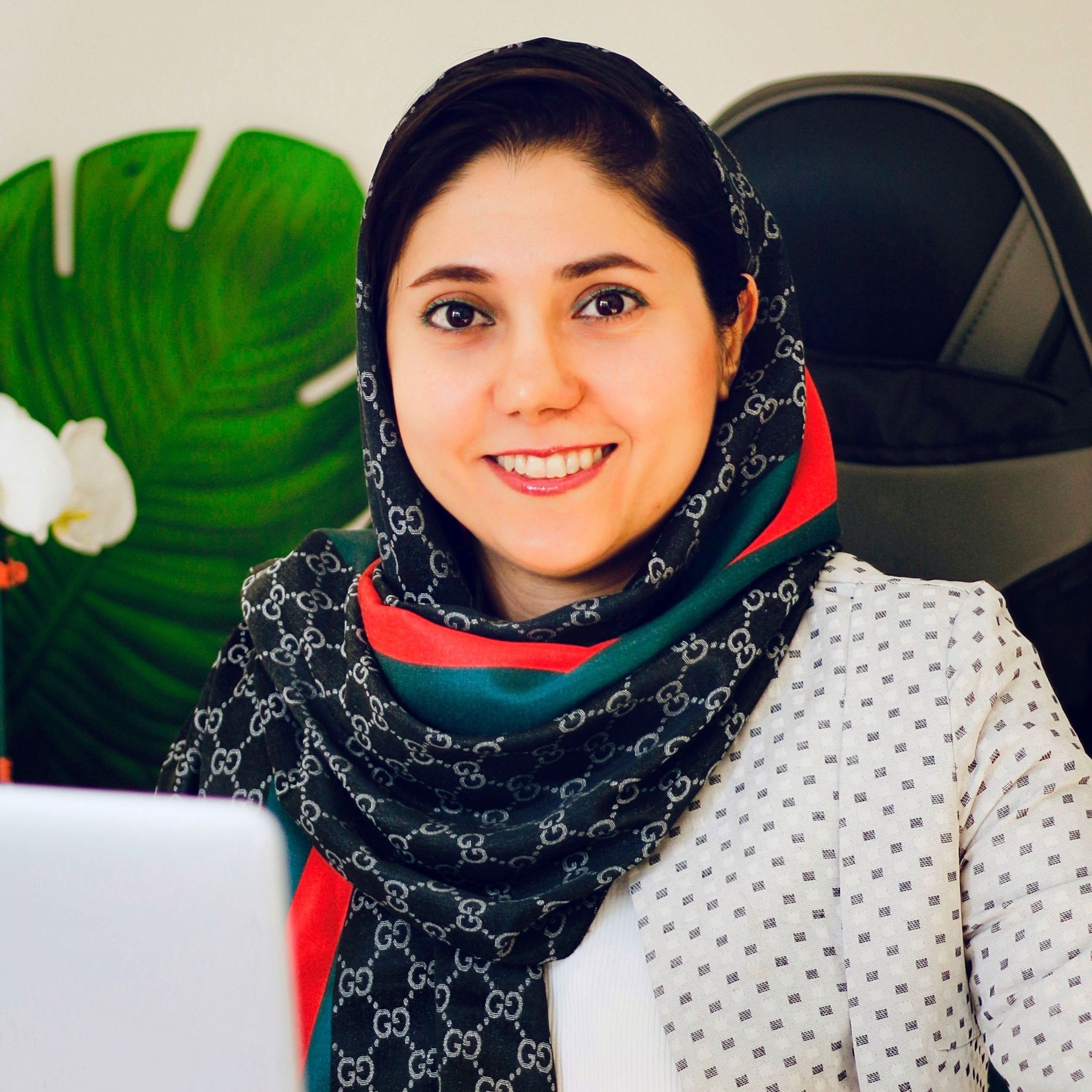 سارا علوی