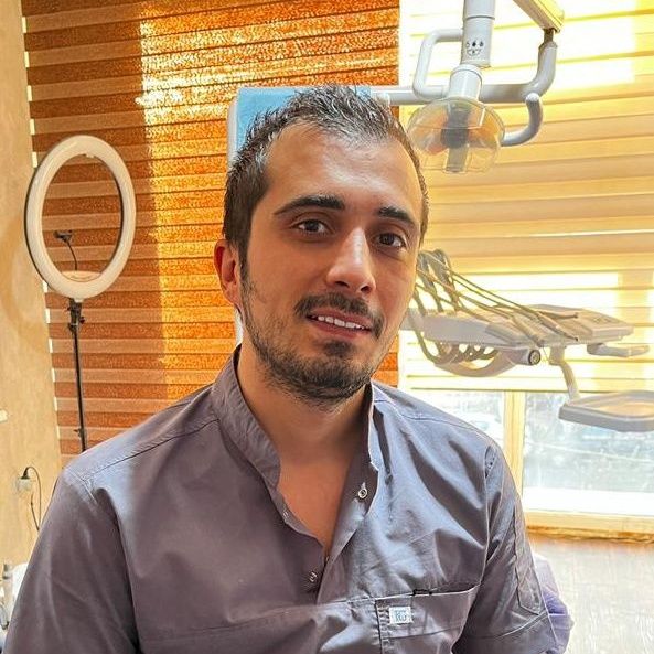 دکتر پویا برکاتی فرد