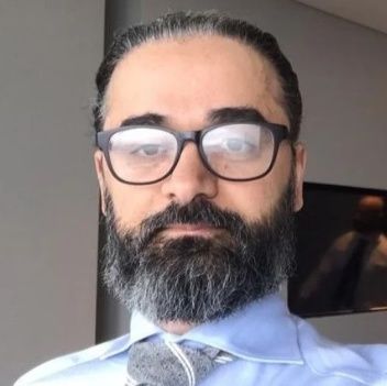 دکتر فرزاد مریخ بیات