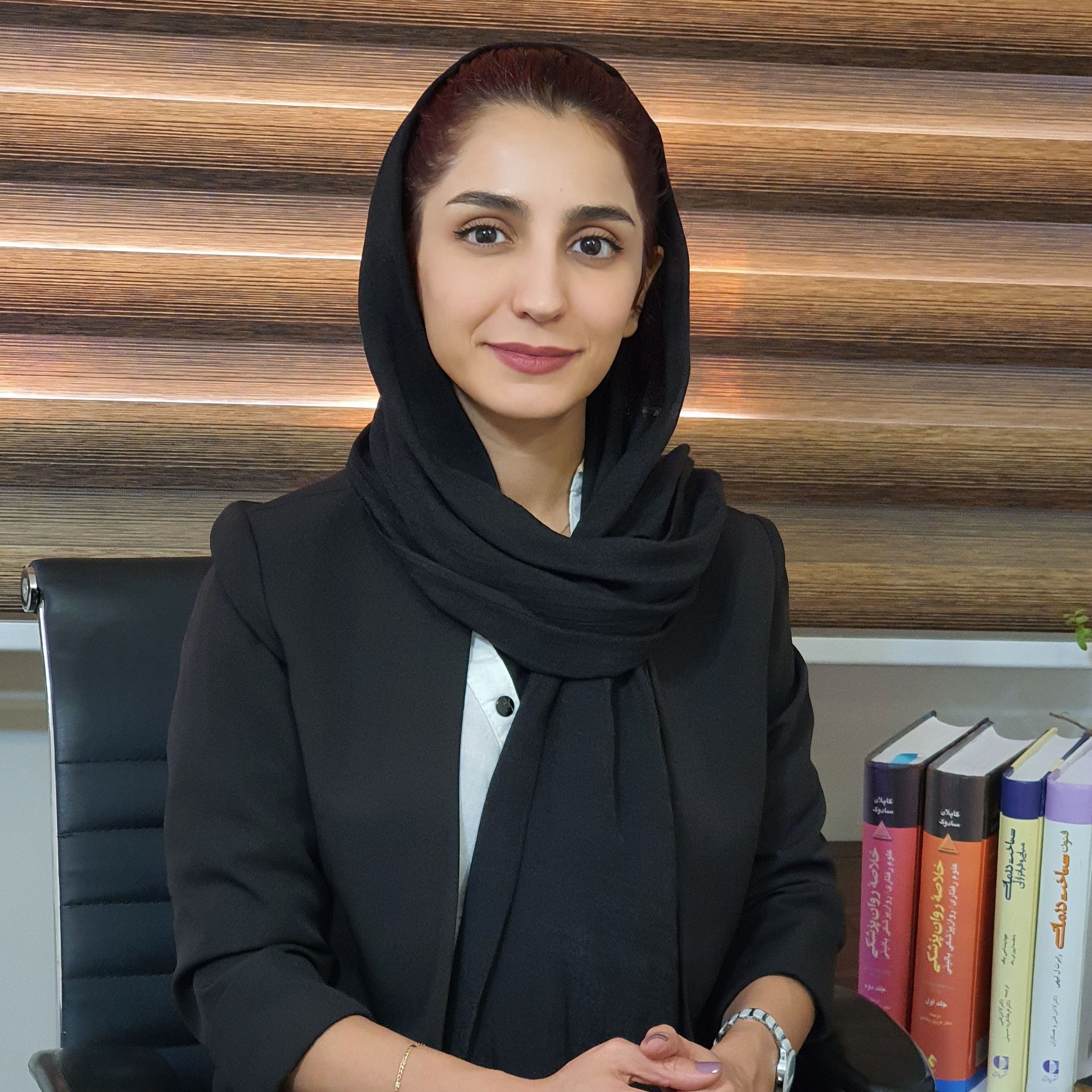 مژگان شریفان