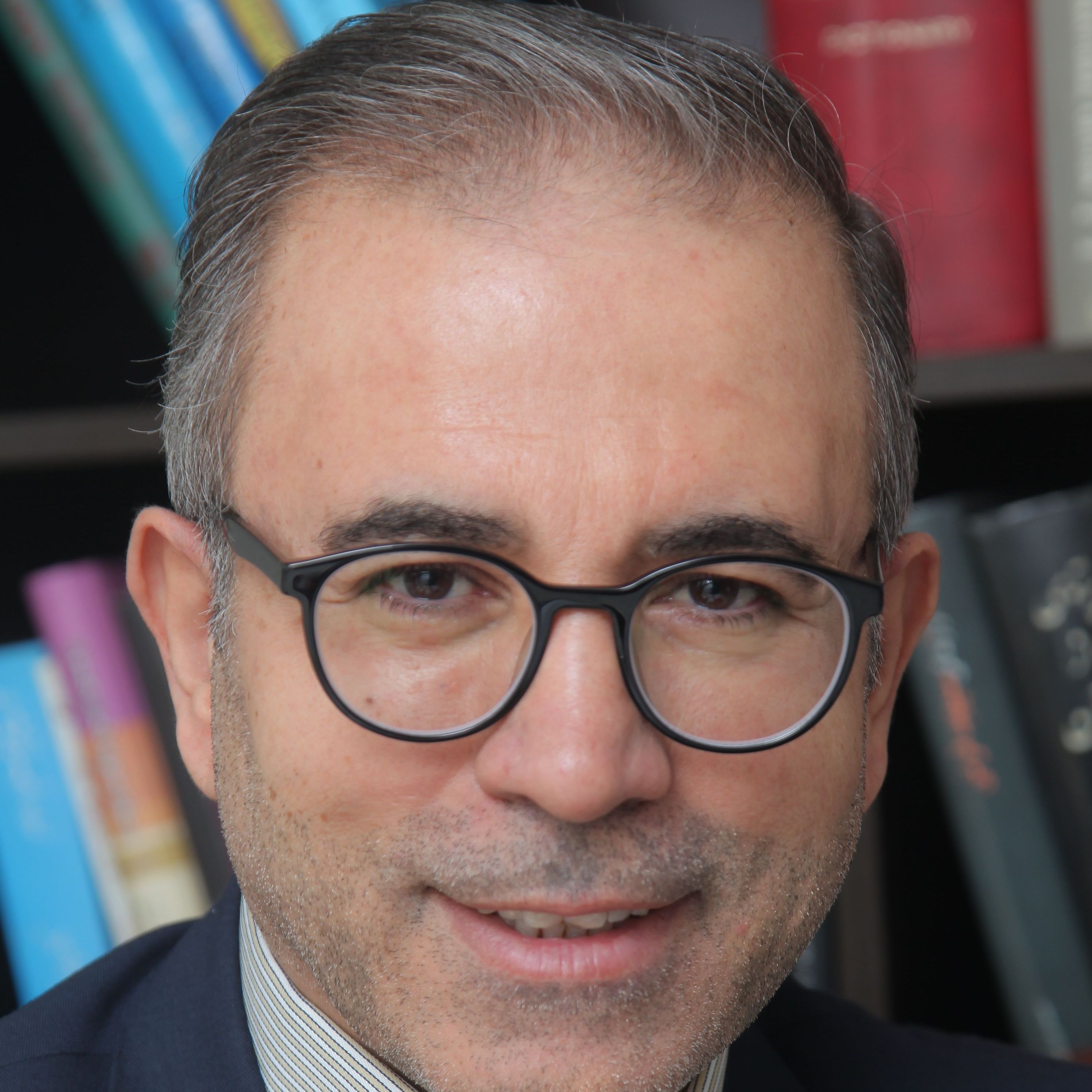 دکتر علیرضا غفاری
