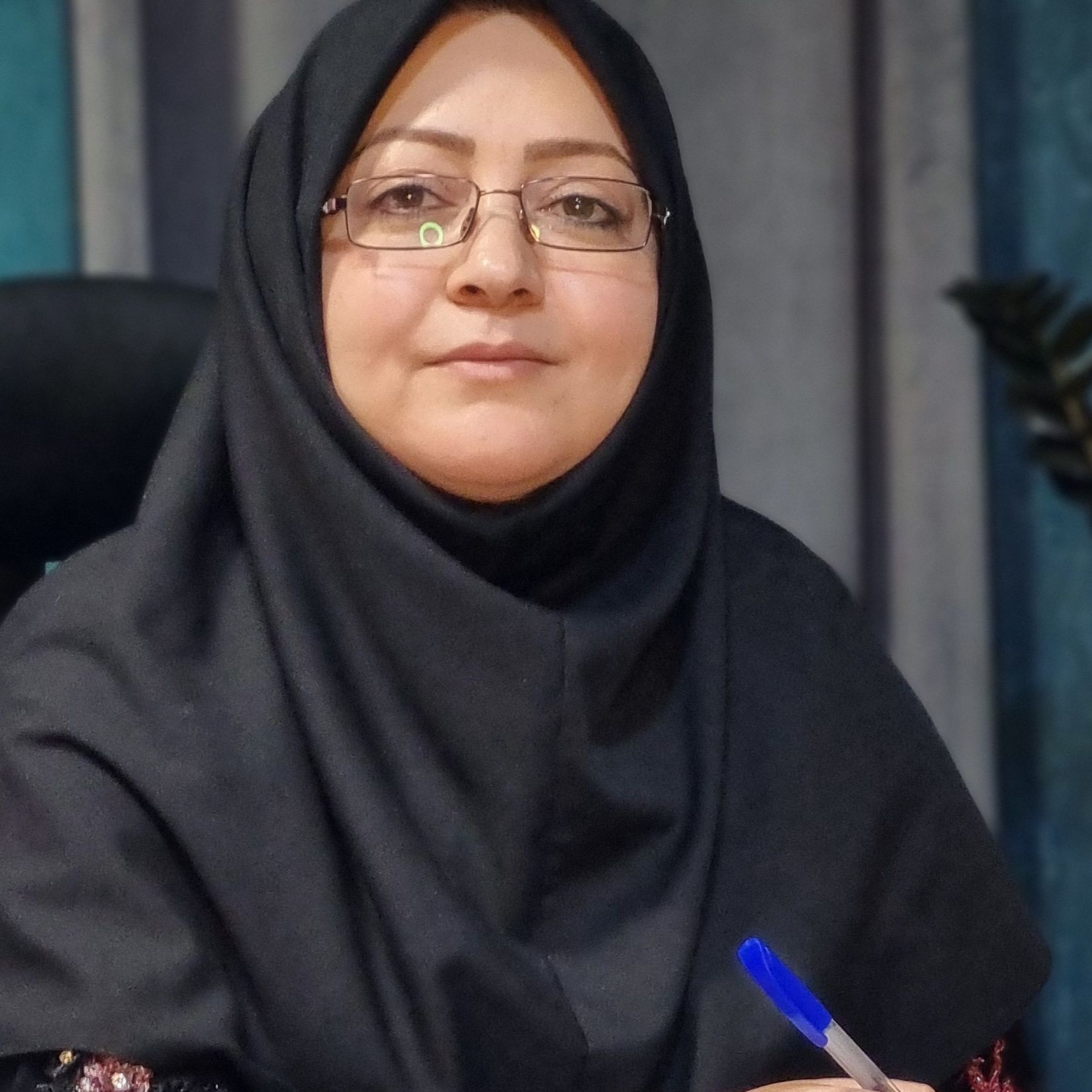 دکتر زهره قدرتی اصفهانی