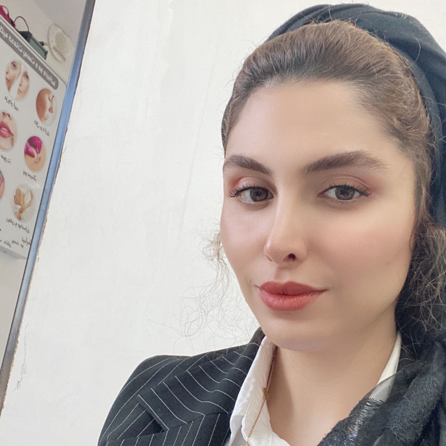 دکتر دل آرام فخاریان