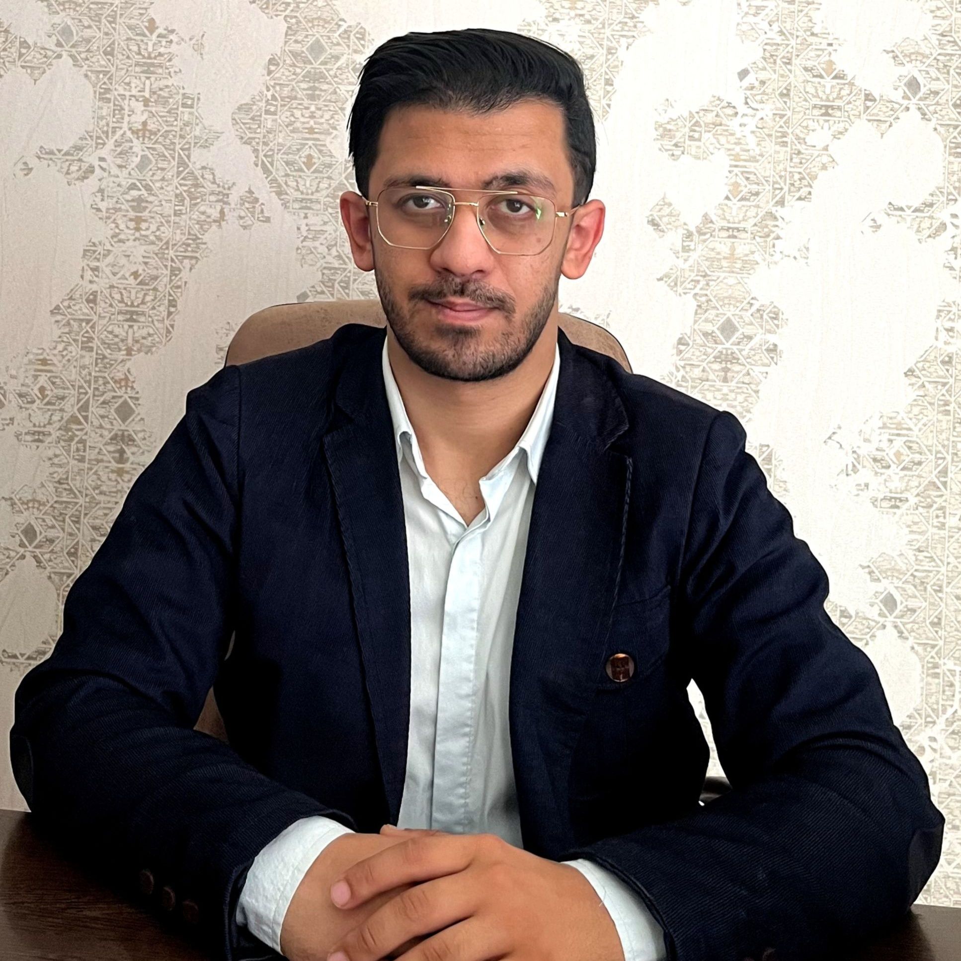نوید حسینی آرین