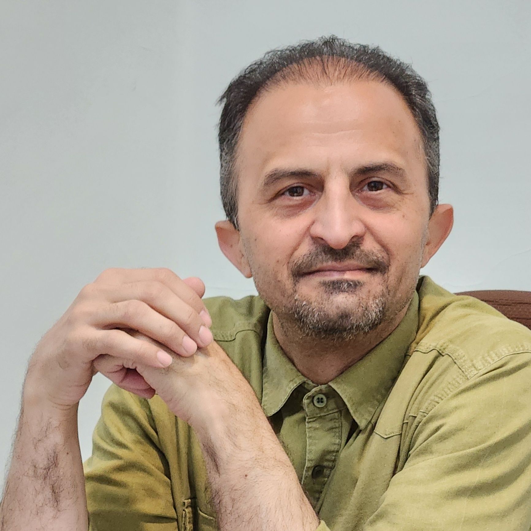 دکتر احمد مزارعی ستوده