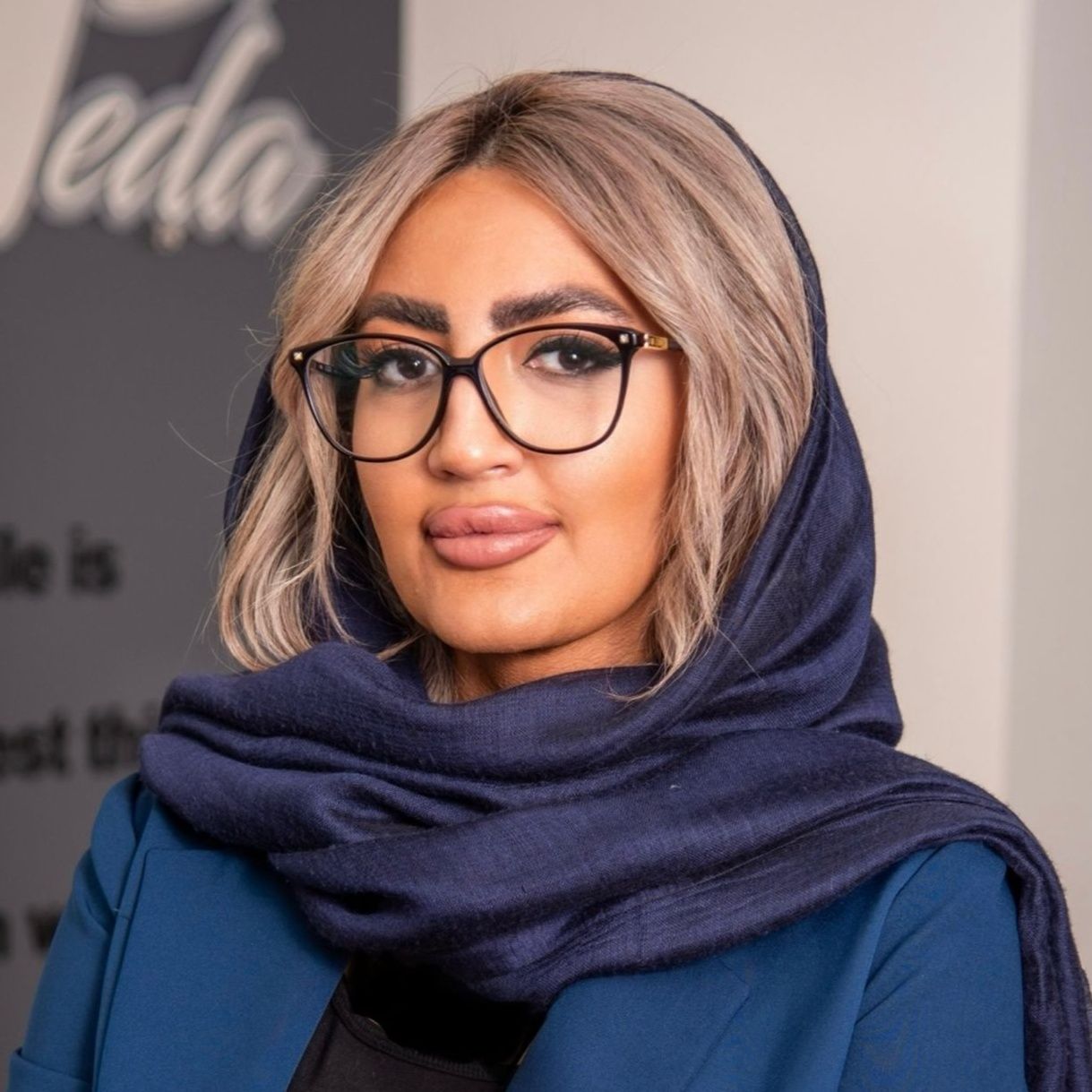 دکتر ندا استادموحد