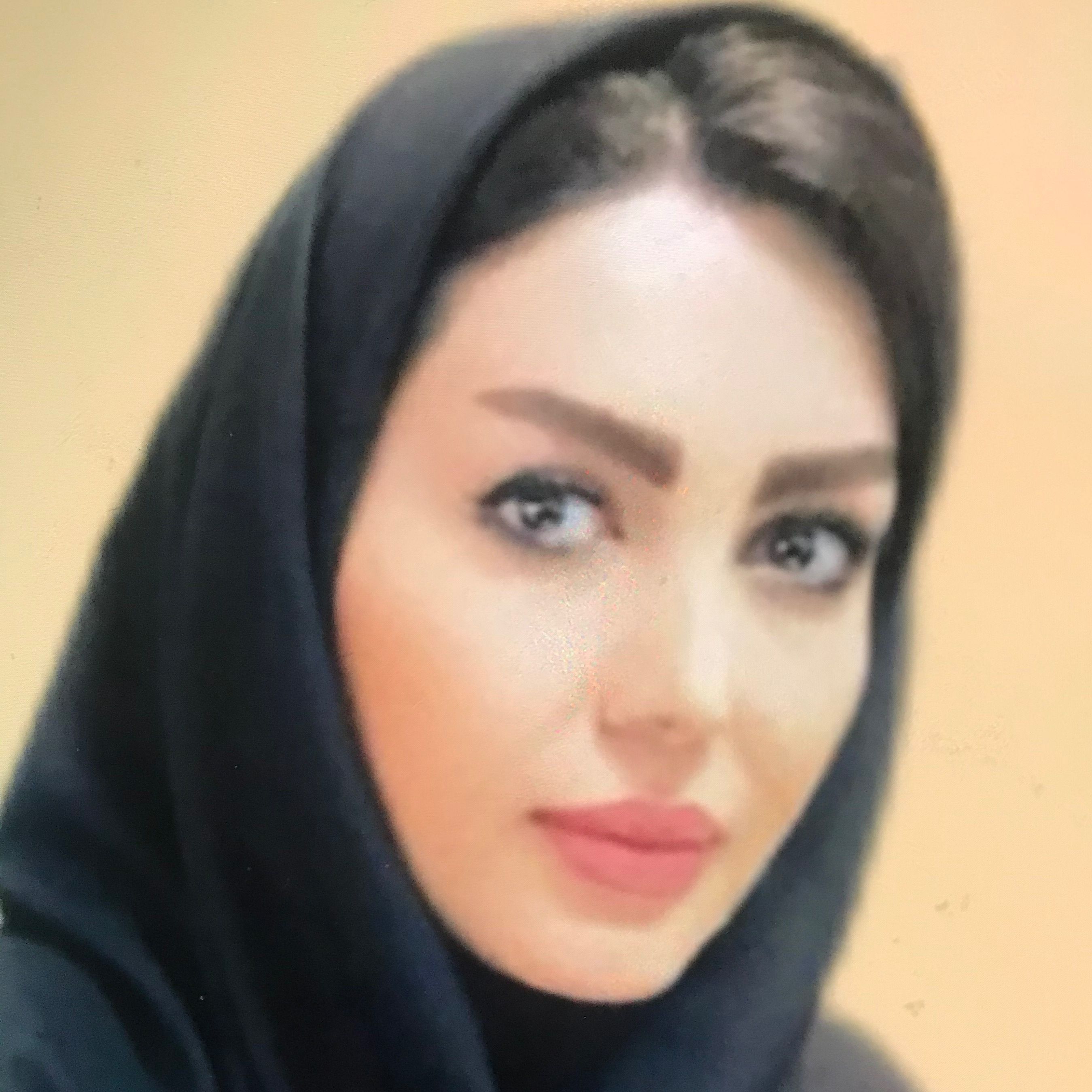 زهرا اکبری