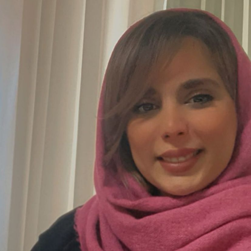 نیلوفر گل پور