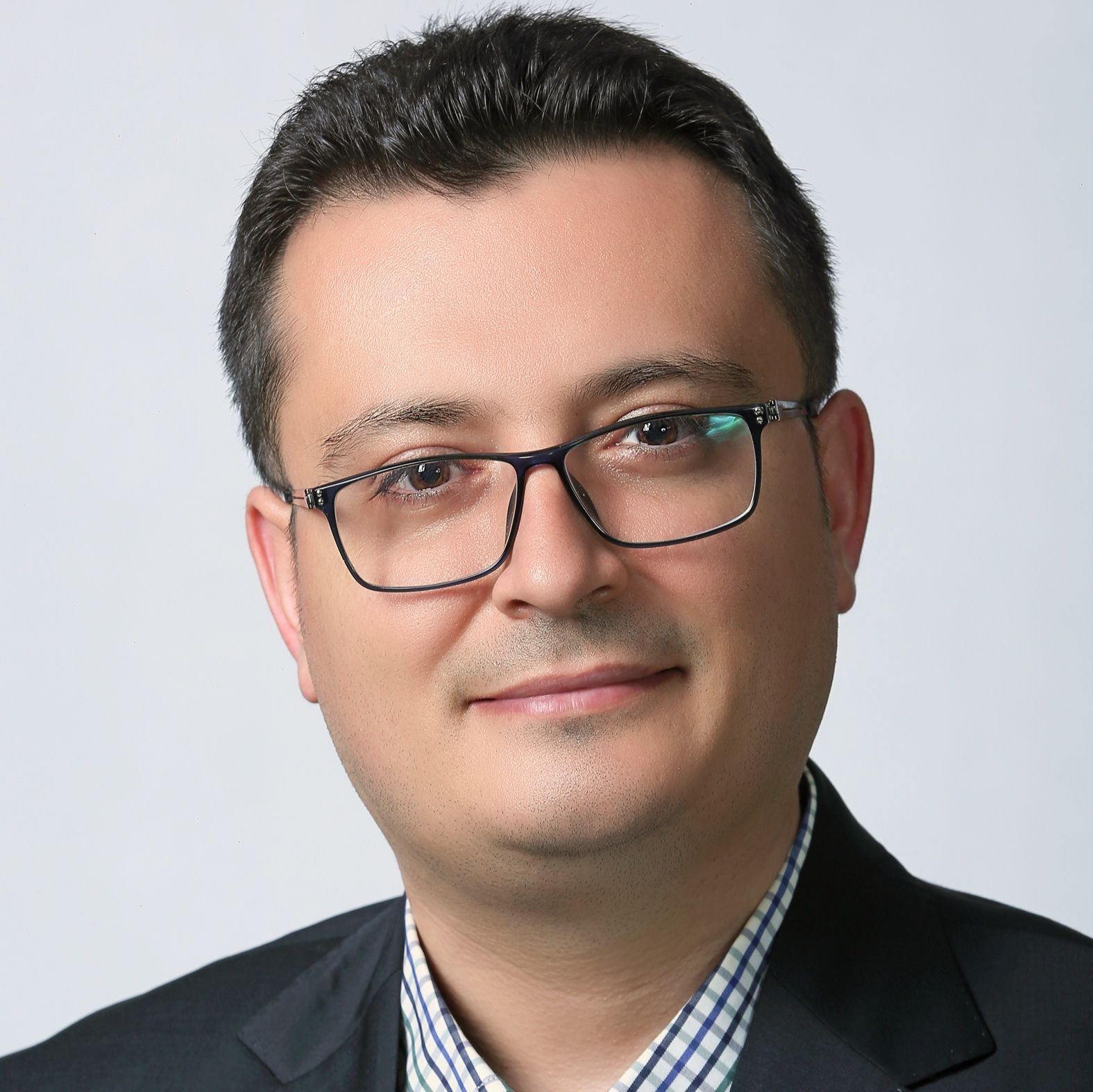 دکتر رضا کیخسروی