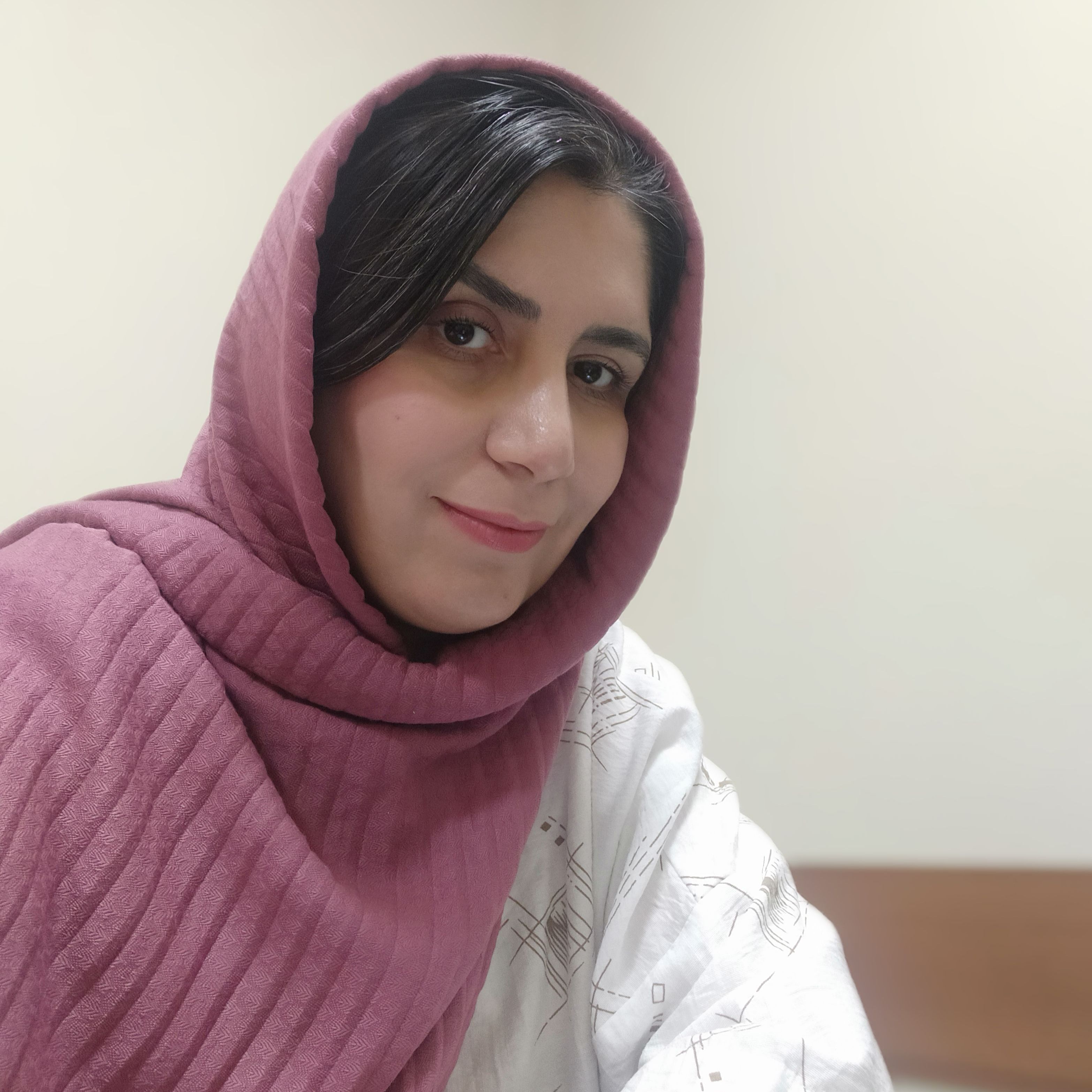 نوشین حیدری