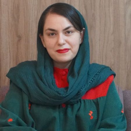 هلیا زرشناس