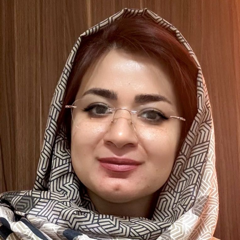 مه تا پاکباز نژاد اسمعیلی
