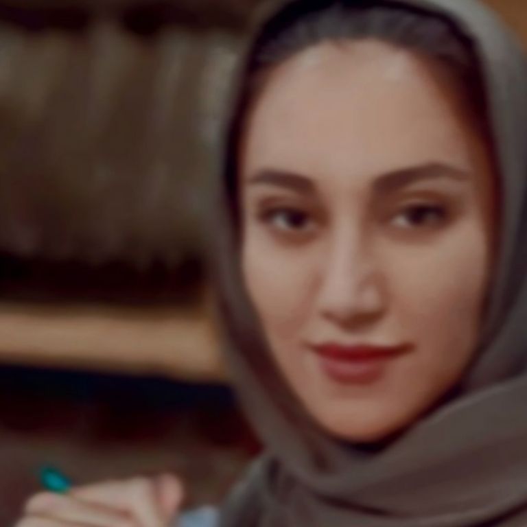 مونا شاهین نژاد