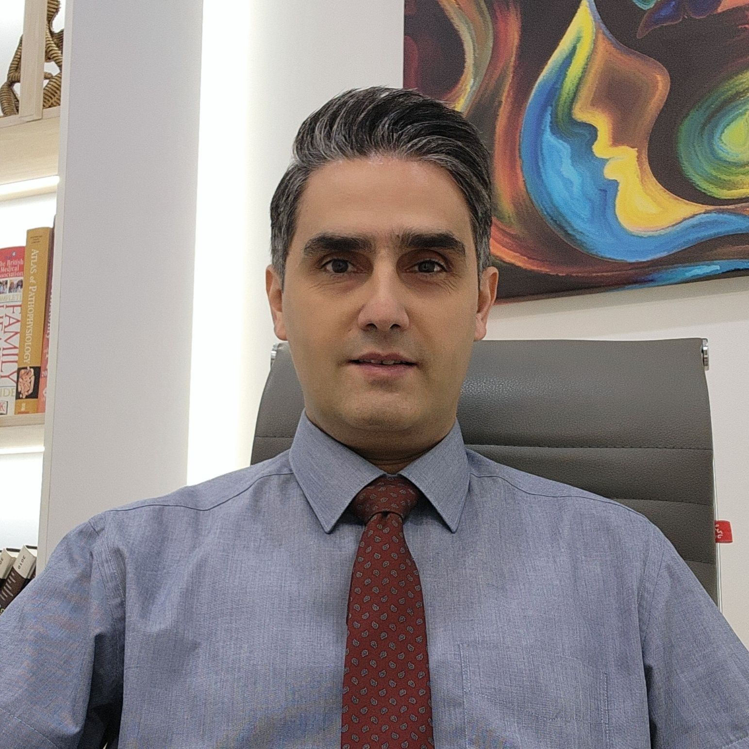 دکتر علیرضا لطفی زاده ژاد