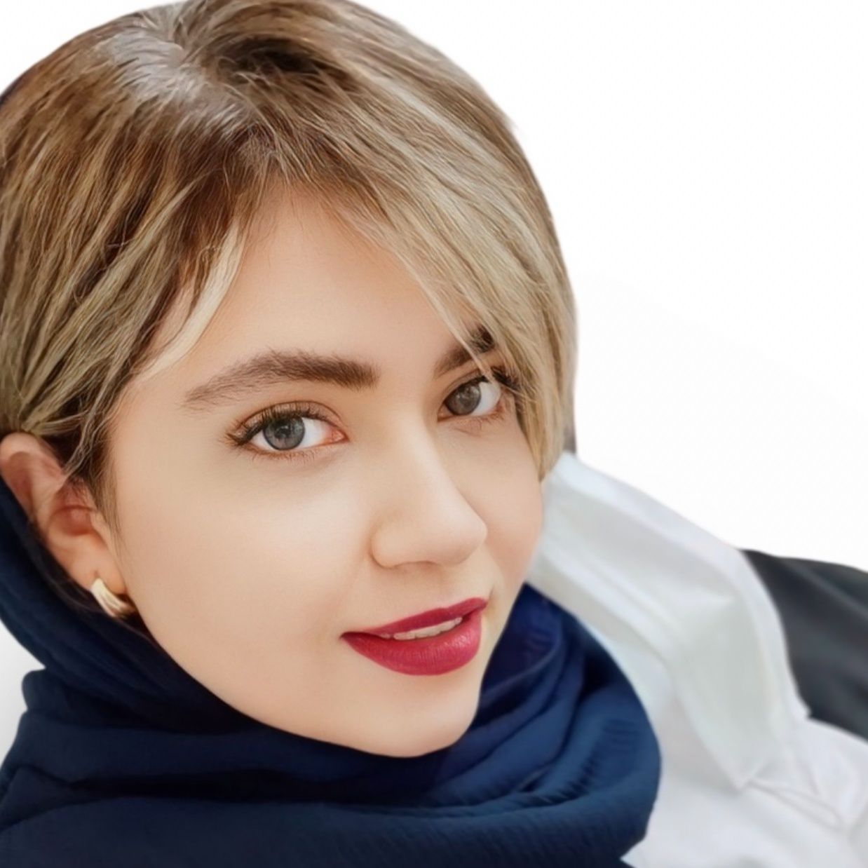 دکتر ساناز نیکنام
