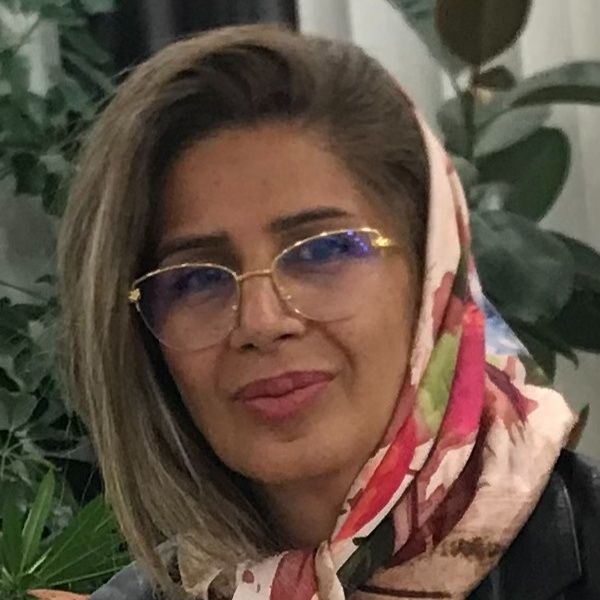دکتر فرزانه عربی