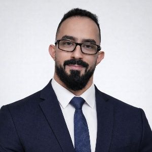 دکتر امیرحسین منتظر
