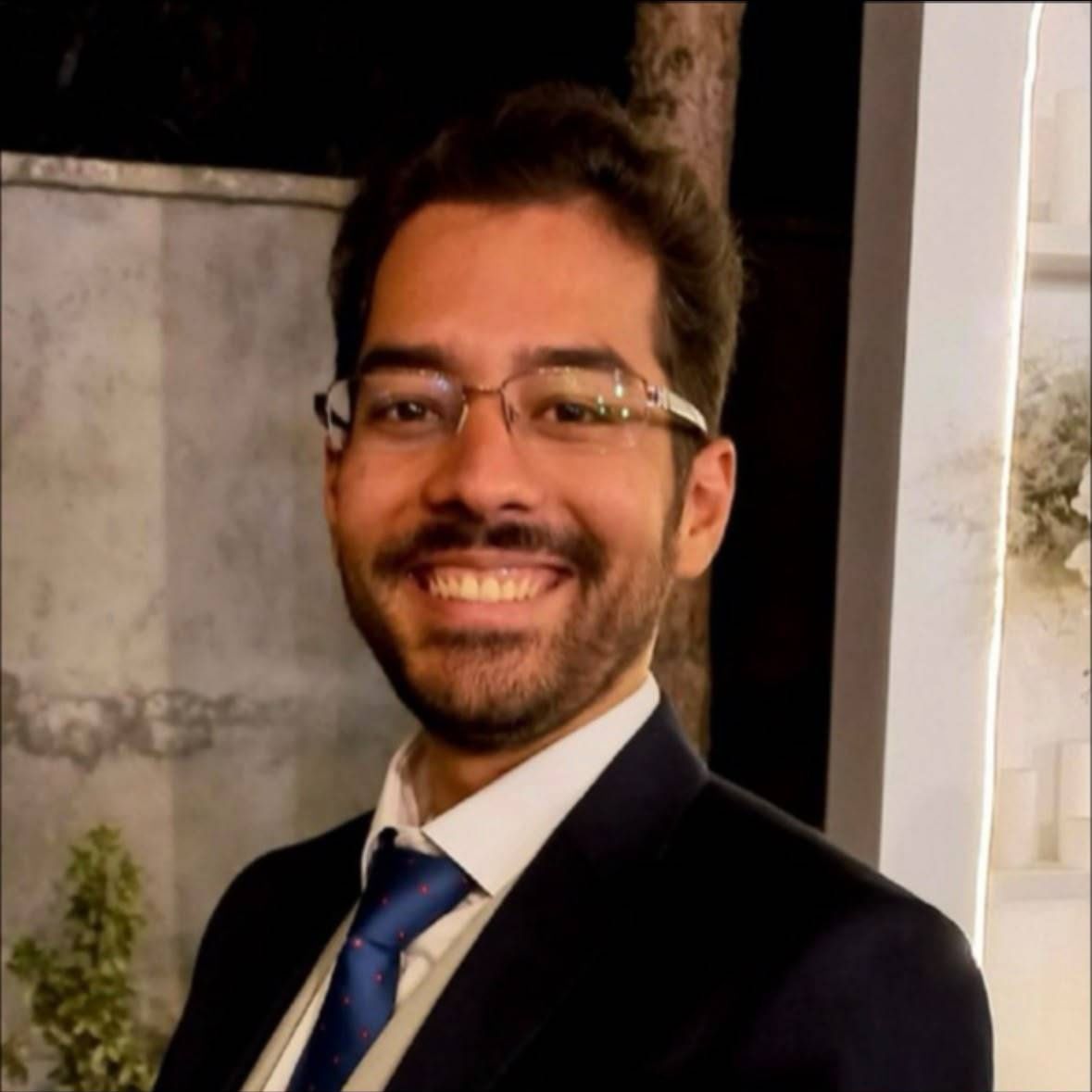 دکتر فربد منشئی