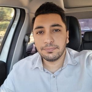 دکتر احمدرضا آقابزرگی