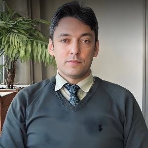 دکتر دانیال شریفی رضوی