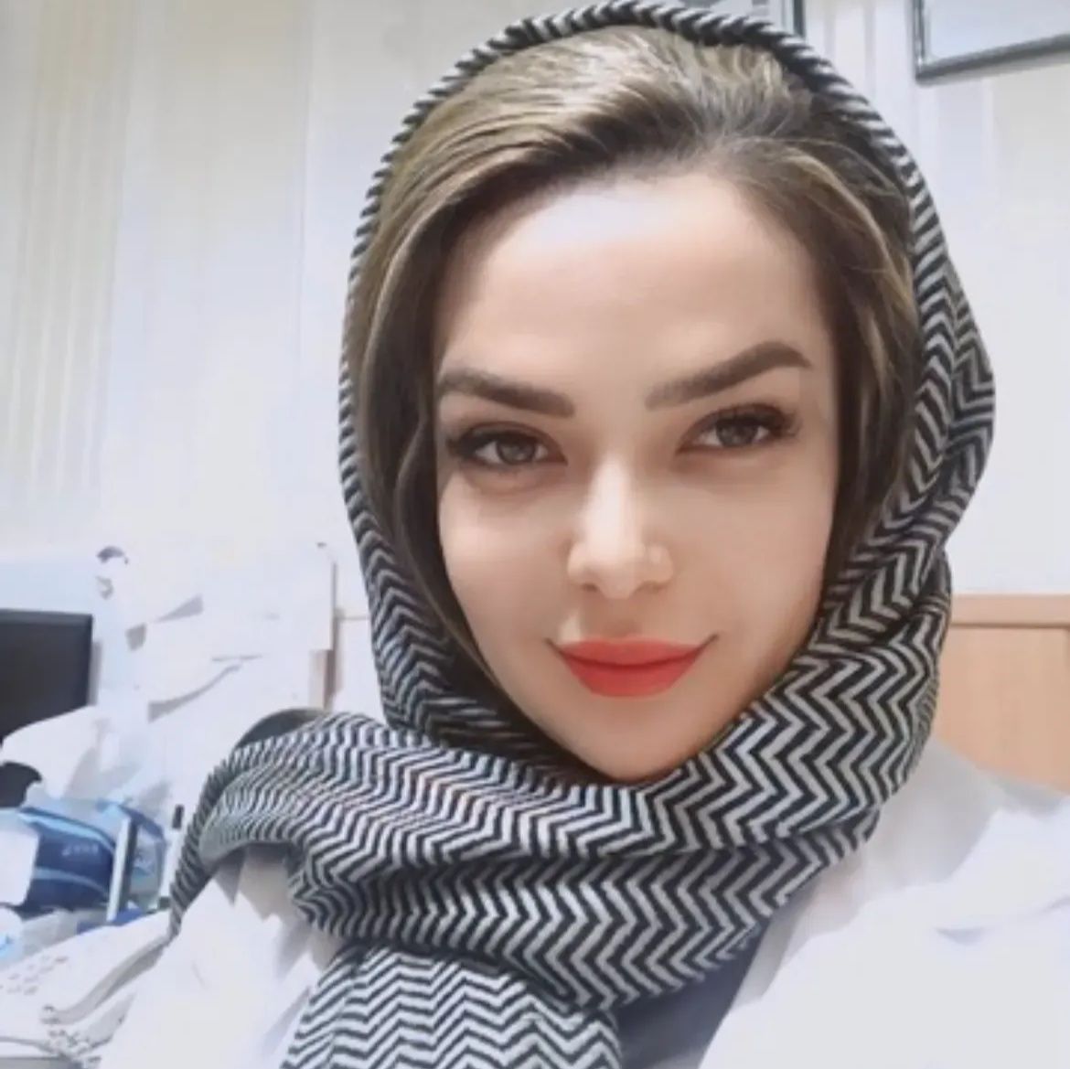 دکتر مهسا ادیبی فر