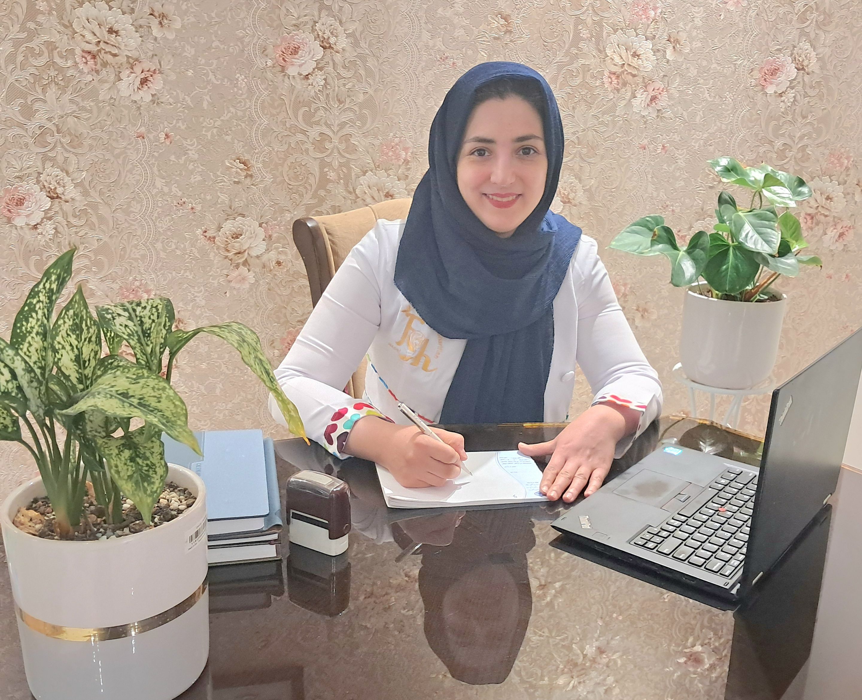 دکتر فاطمه شریفیان