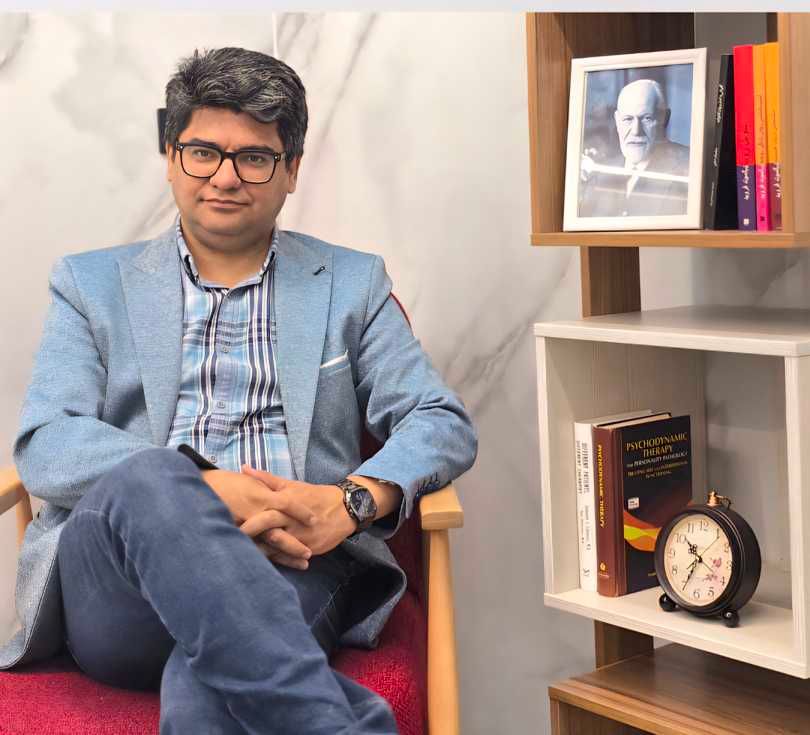 دکتر آرمان دهقان
