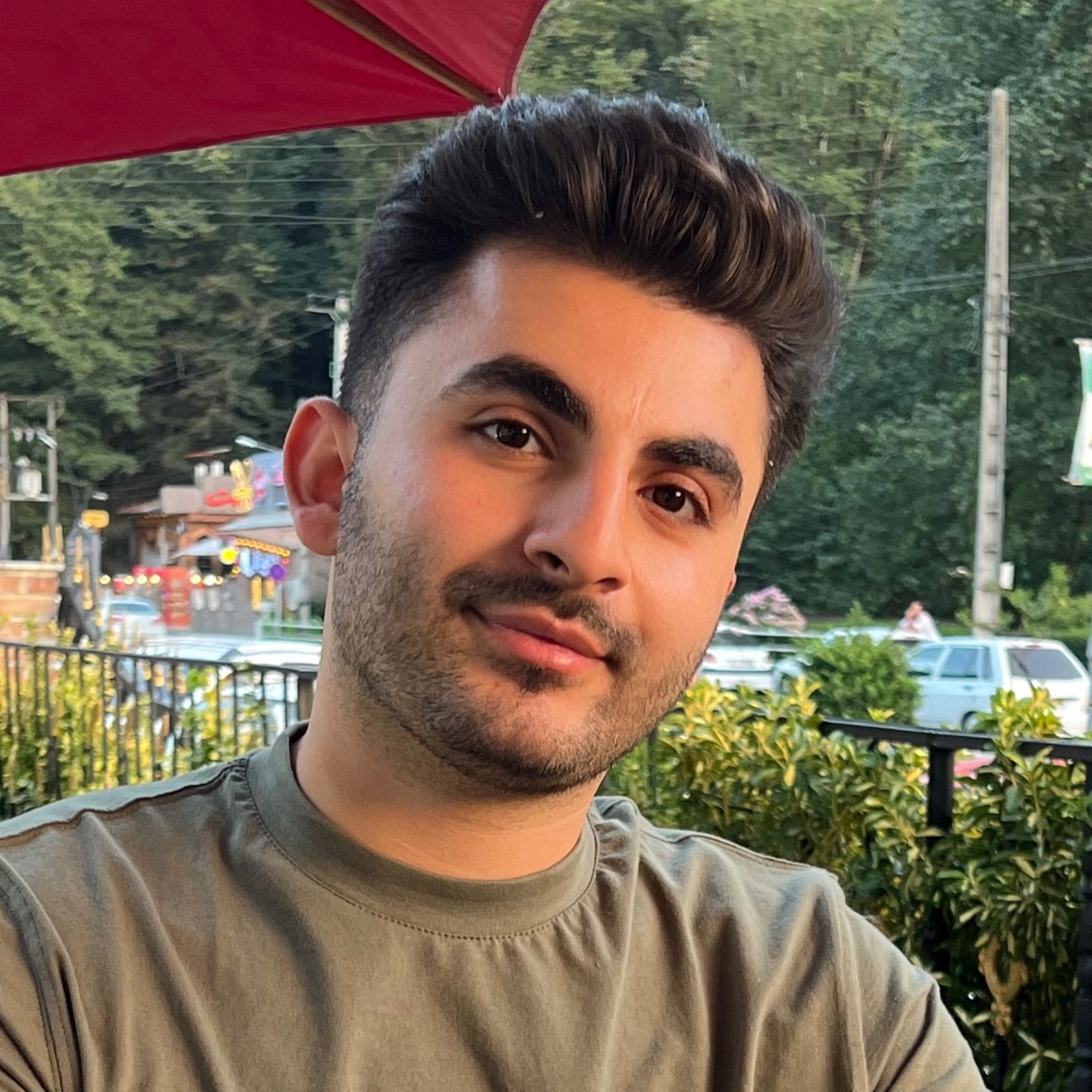دکتر پارسا بیاتی