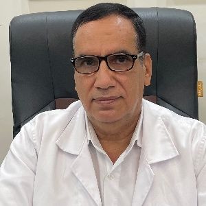 دکتر اصغر مکارم