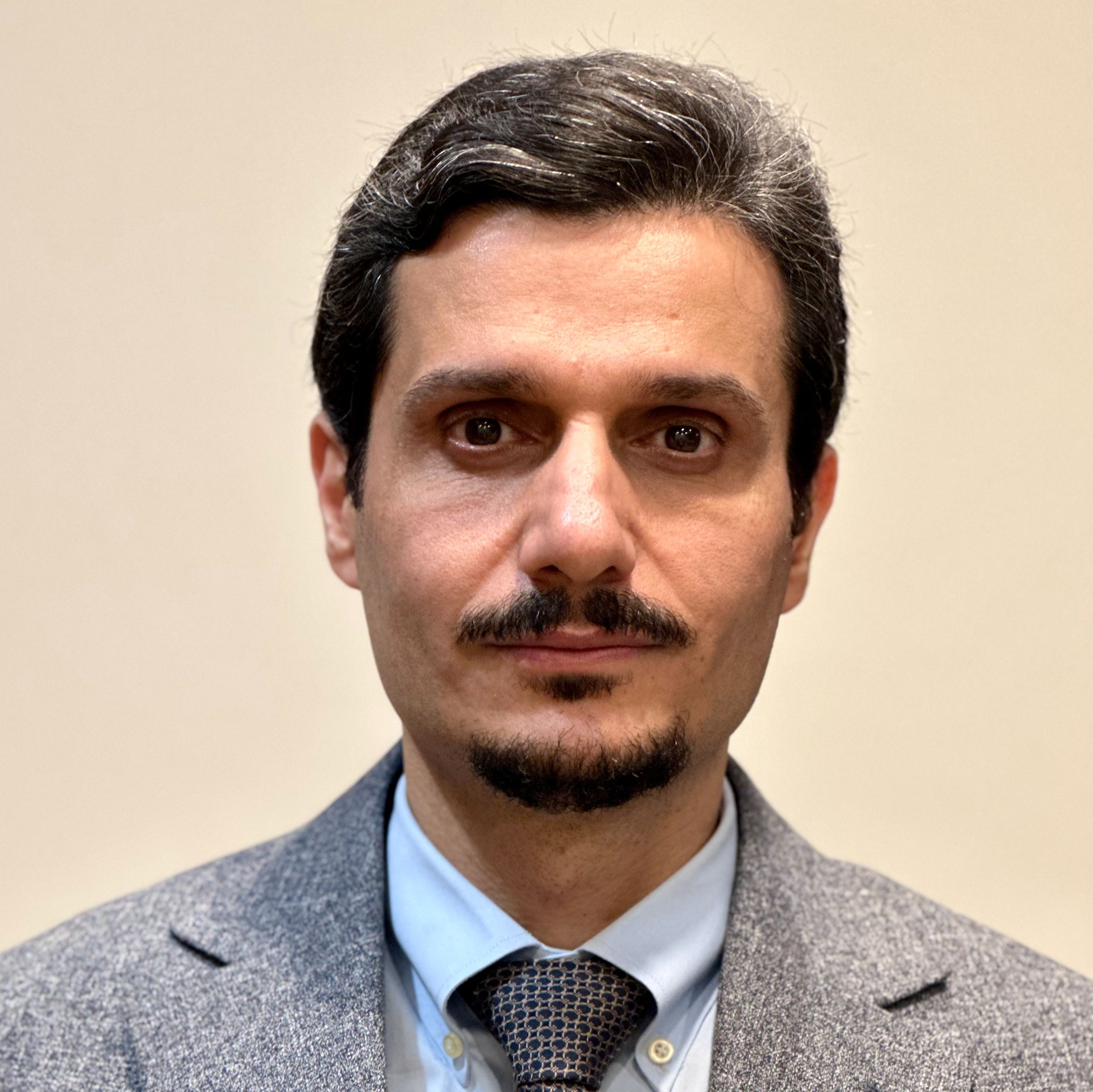 دکتر آرمان آل اسماعیل