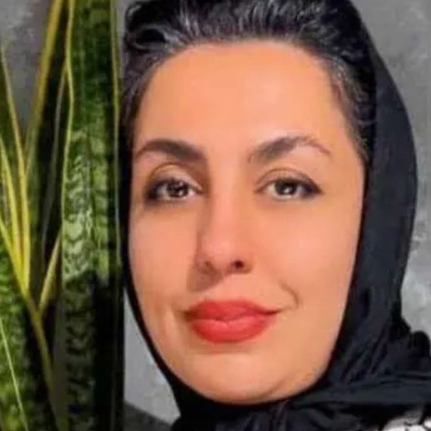 سارا فخری