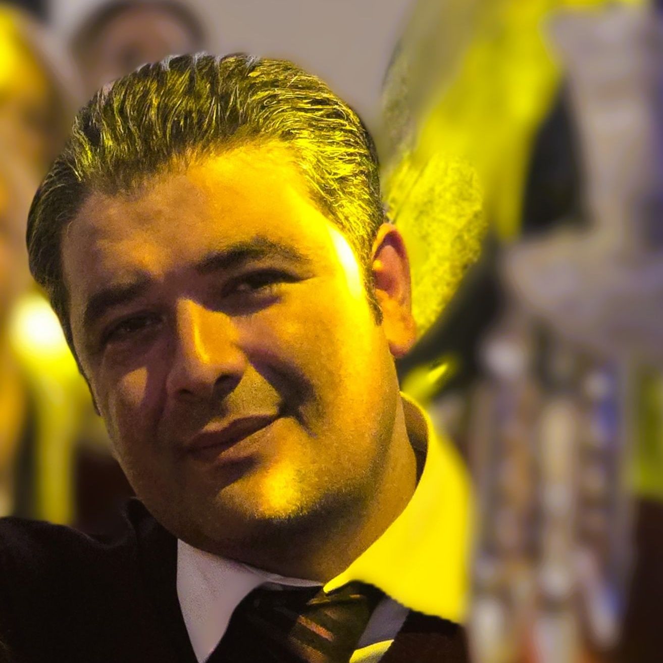 دکتر آزاد احسانی