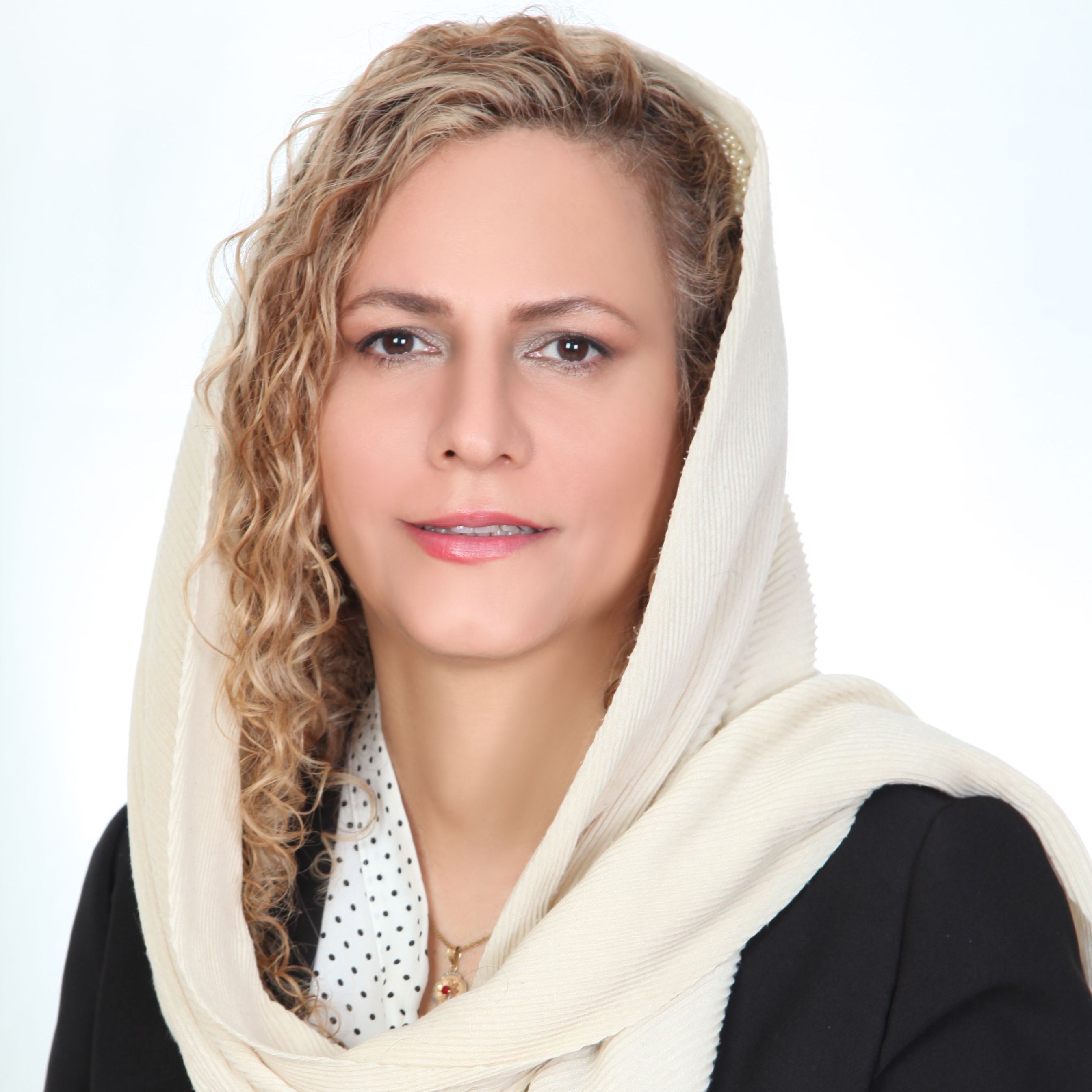 دکتر آرزو منوری