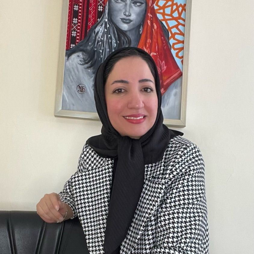 نفیسه حسینیان