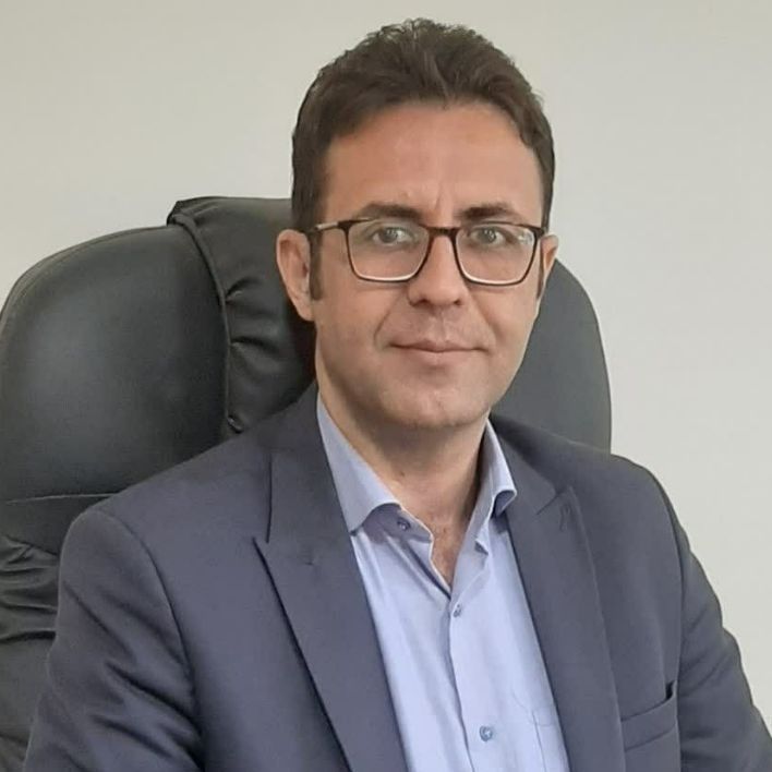 فرهاد اکبری
