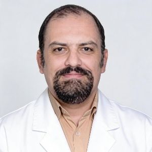 دکتر علیرضا قیومی