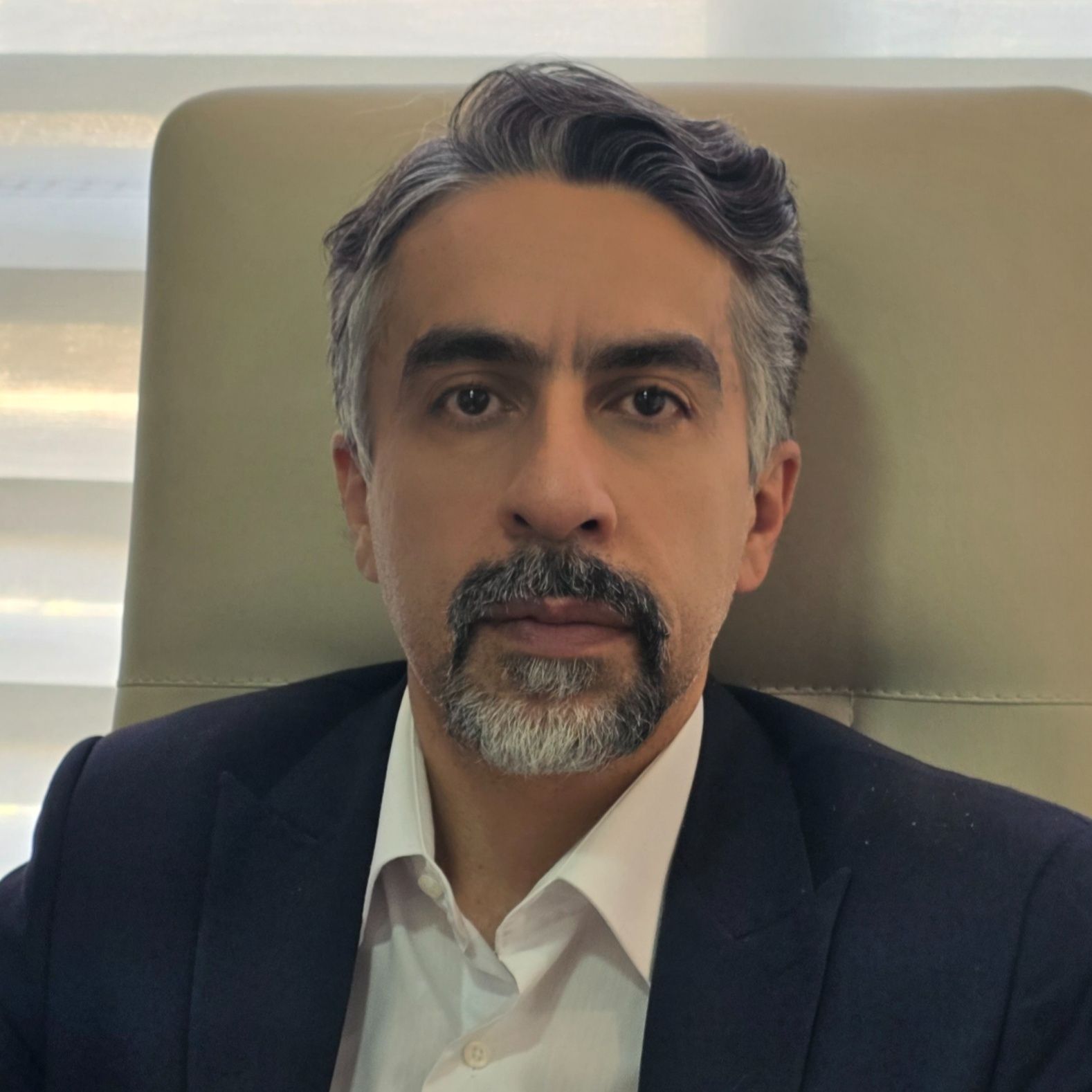 دکتر محمدهادی رادفر