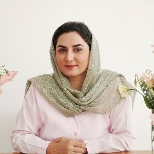 انسیه باقری