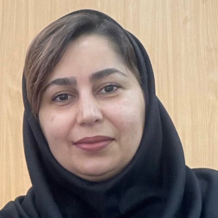 نازنین صادقی