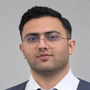 دکتر آرش قادری