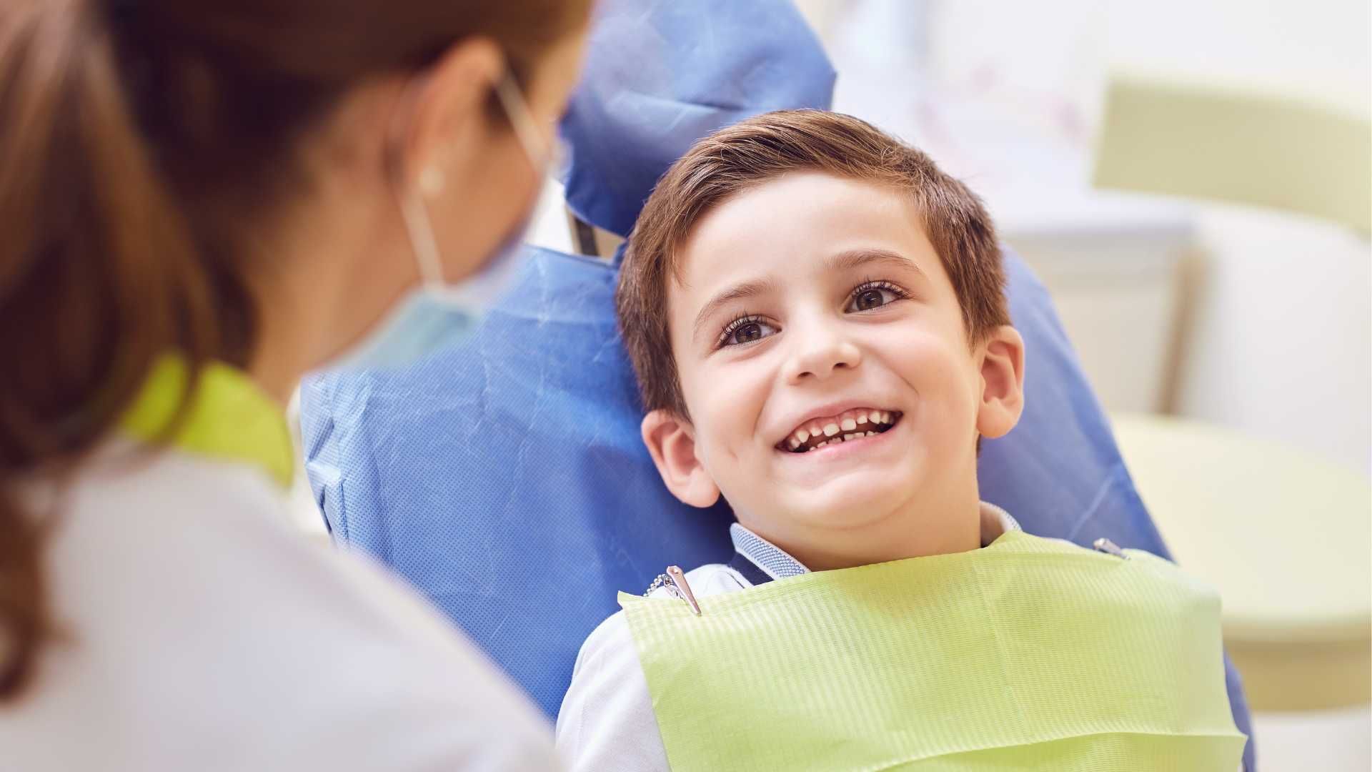 فیشور سیلانت (شیار پوشی) کودکان با مواد فلو کامپوزیت (هر دندان) دکتر آزاده سیدمیرزائی در کرج 1