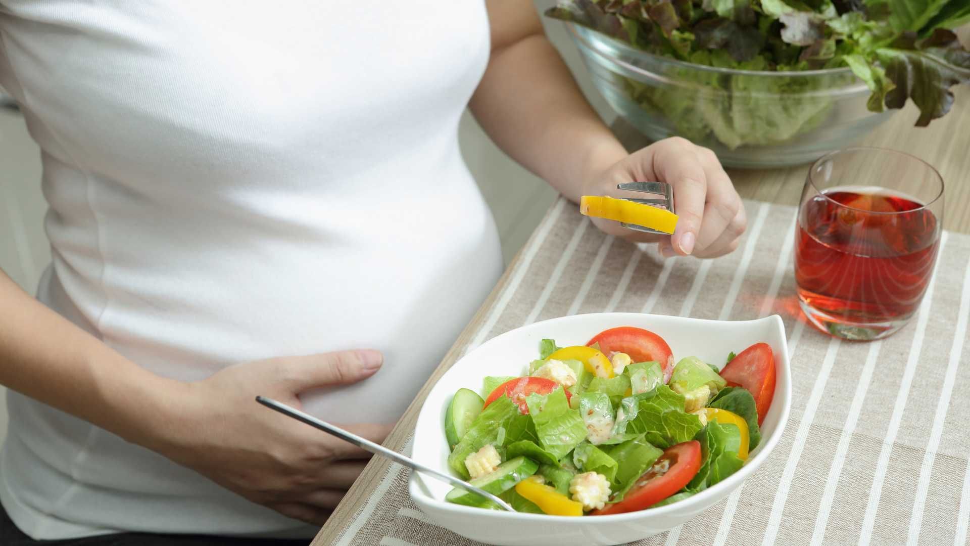 رژیم غذایی دوران بارداری و شیردهی (3 جلسه) تلفنی