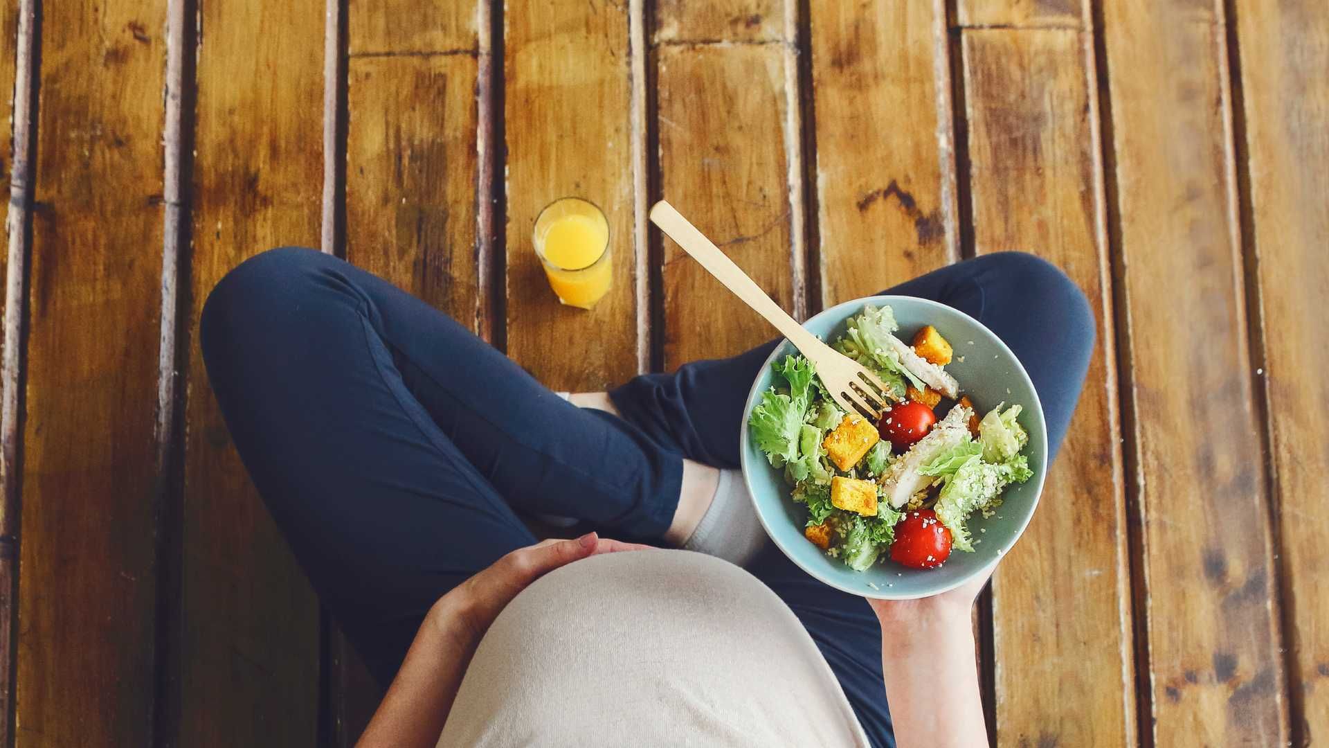 رژیم غذایی دوران بارداری و شیردهی (1 جلسه) تلفنی