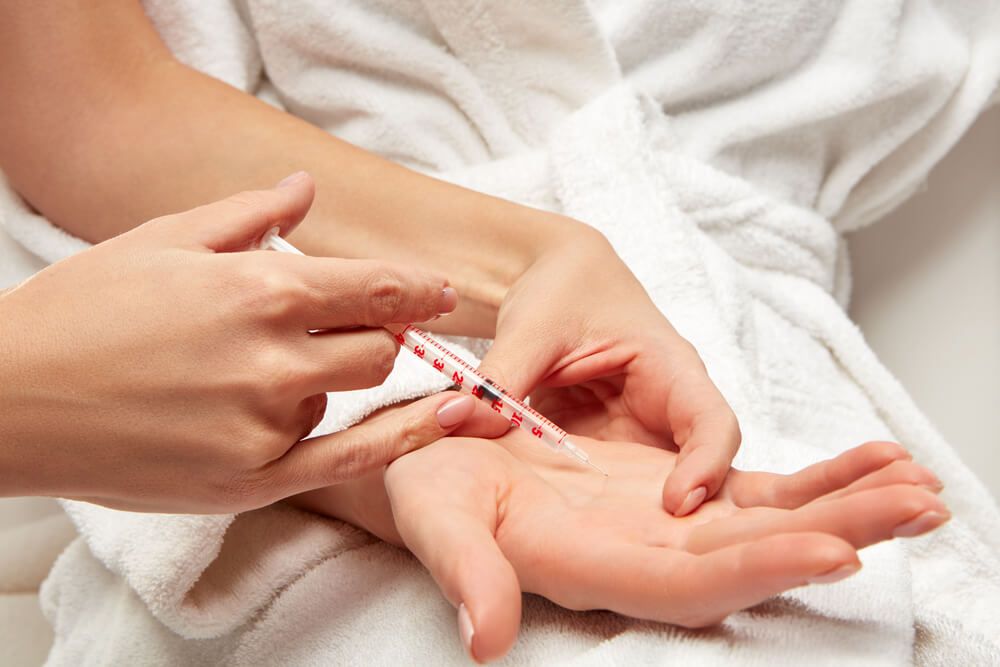 تزریق بوتاکس جهت کاهش تعریق کف دست با برند مصپورت