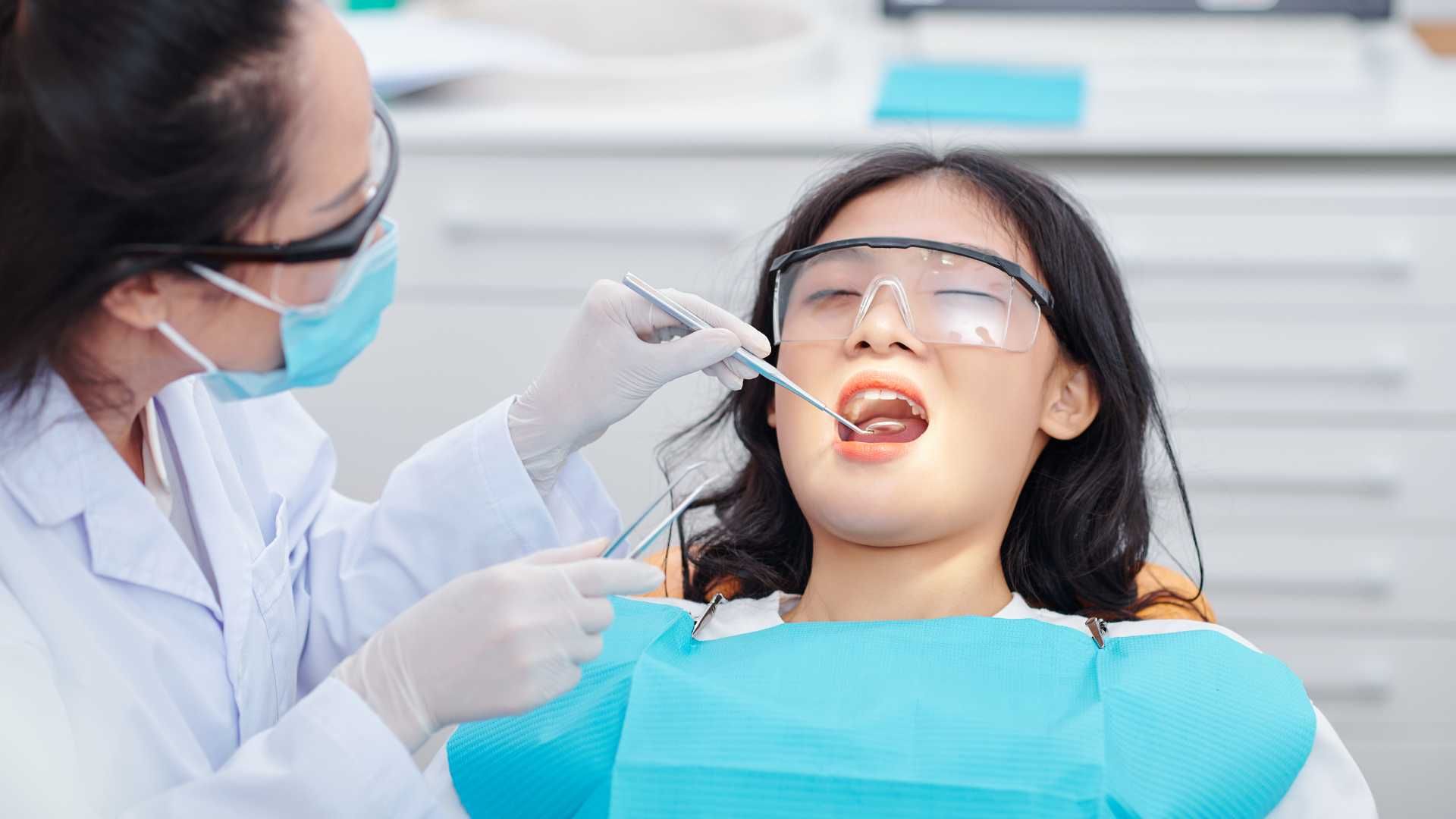 عصب کشی دندان 3 کانال دکتر کاملیا علیجانی در تهران 1