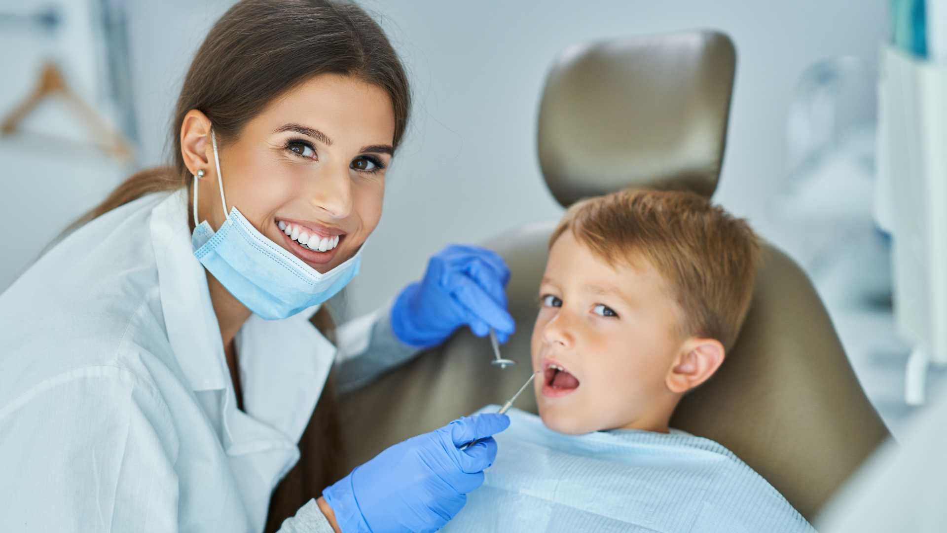 پرکردن دندان شیری 2 سطحی با کامپوزیت کره ای