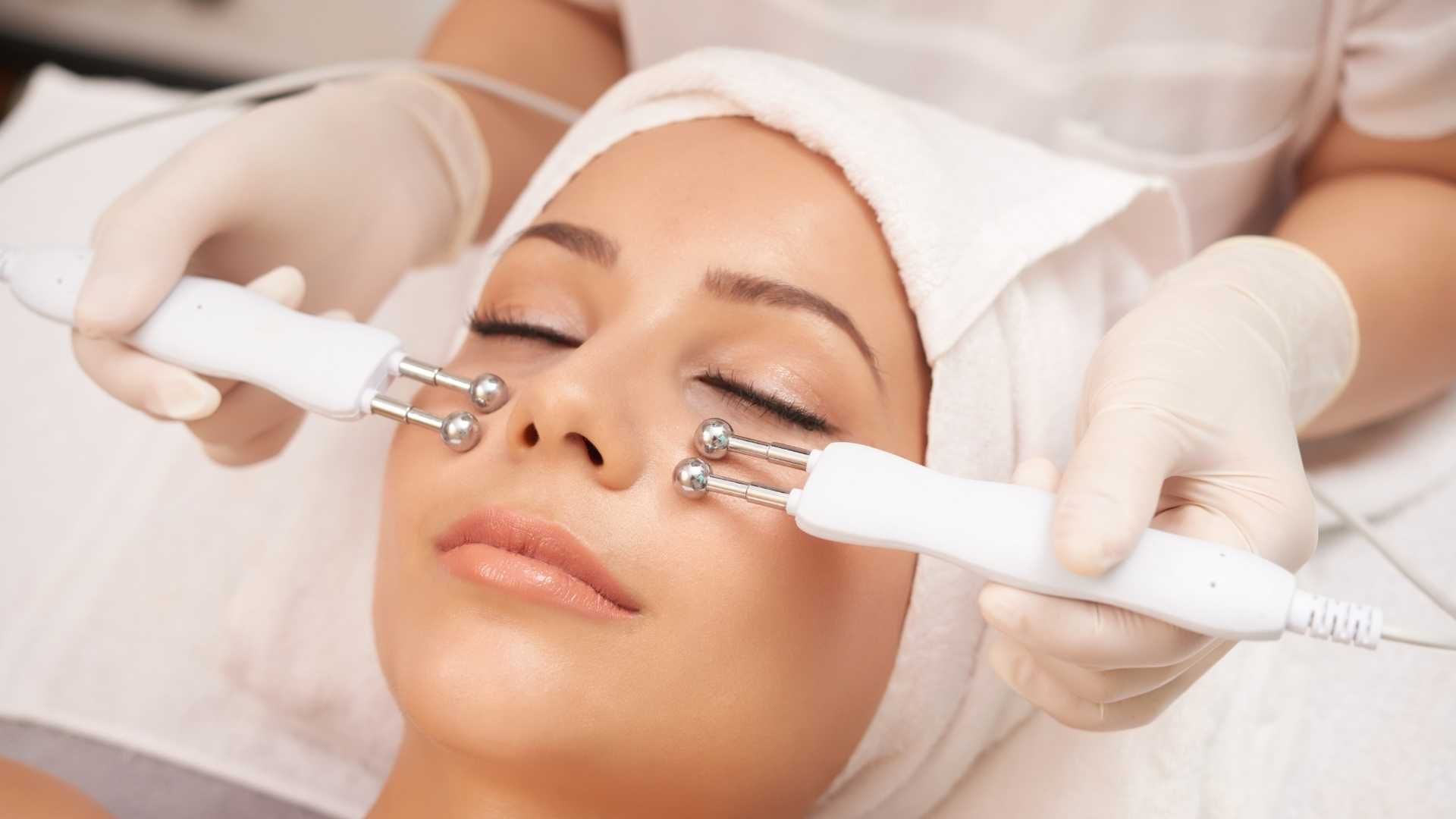 لیزر جوانسازی و روشن کننده پوست با استفاده از دستگاه IPL آمریکایی (1 جلسه)